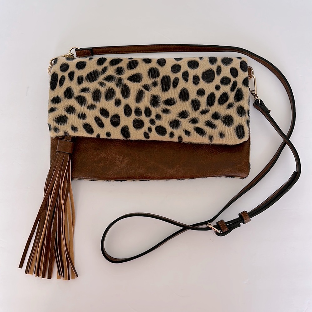 NWOT Jen & Co Faux Fur Leopard Crossbody Tassle Handbag